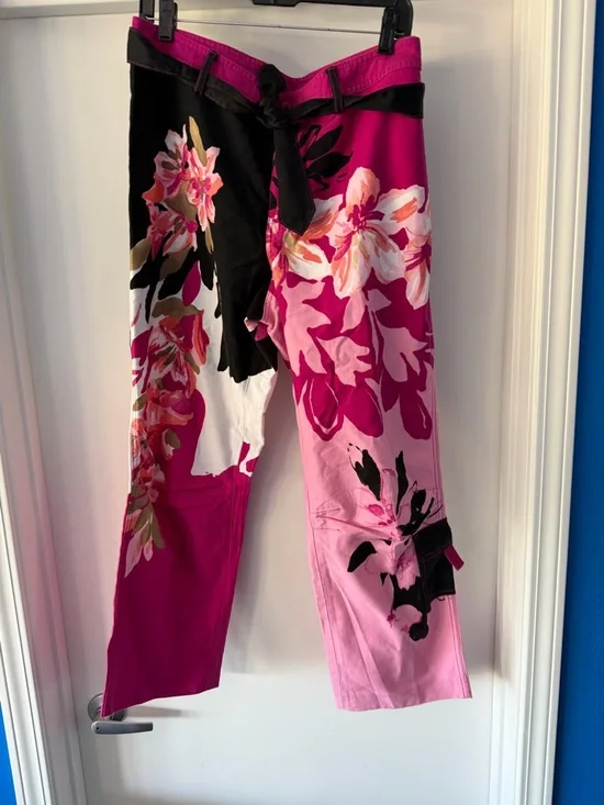 Dana Buchman Designer Bright Pink Floral Cargo Pants - Picture 1 of 5